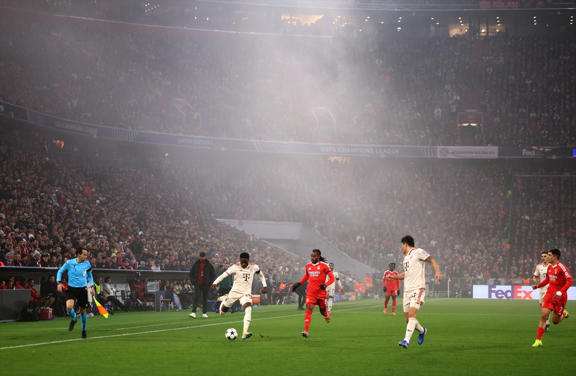 Bayern Münih - Benfica maçından ekrana yansımayanlar Kerem Aktürkoğlu...