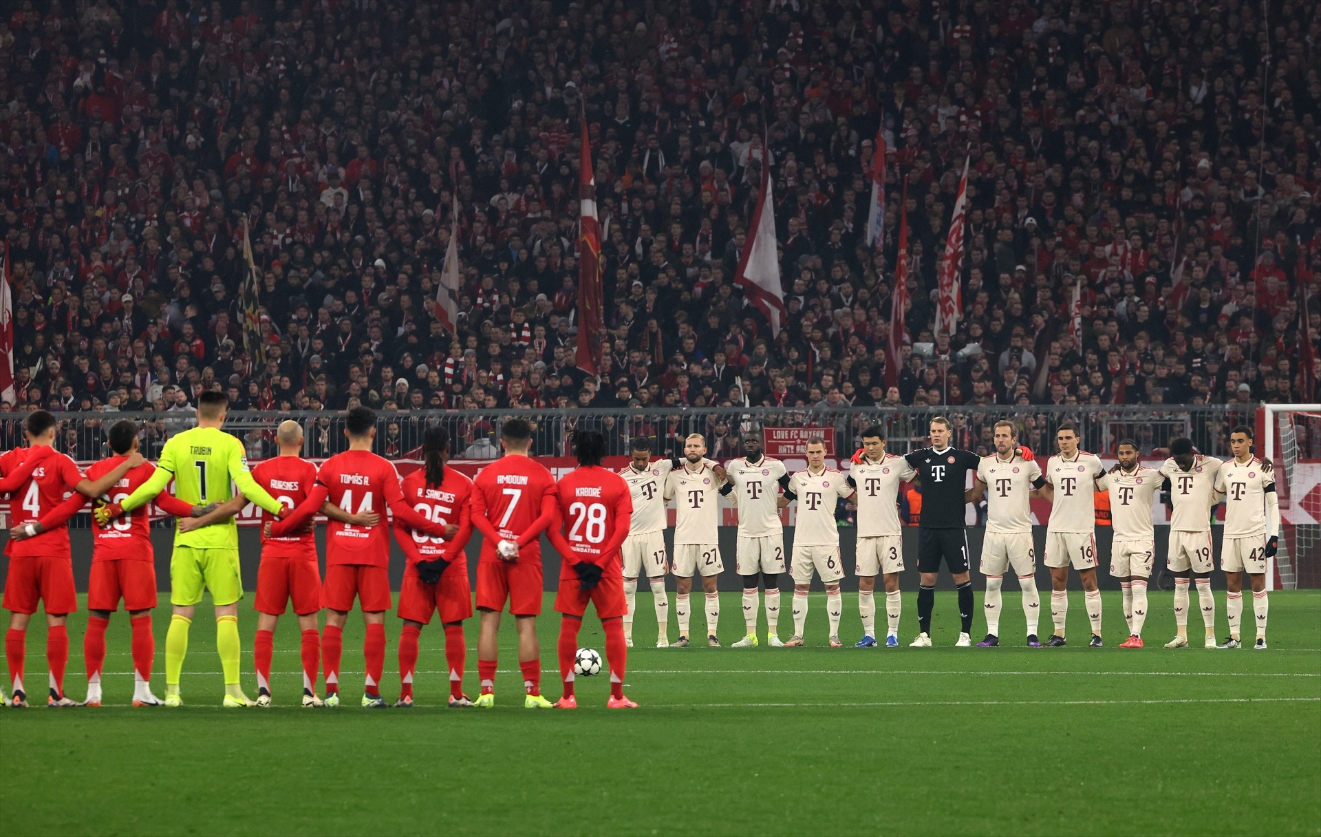 Bayern Münih - Benfica maçından ekrana yansımayanlar Kerem Aktürkoğlu...