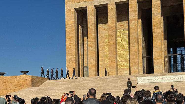 10 KASIM 2025 ANITKABİR ZİYARETÇİ SAATLERİ