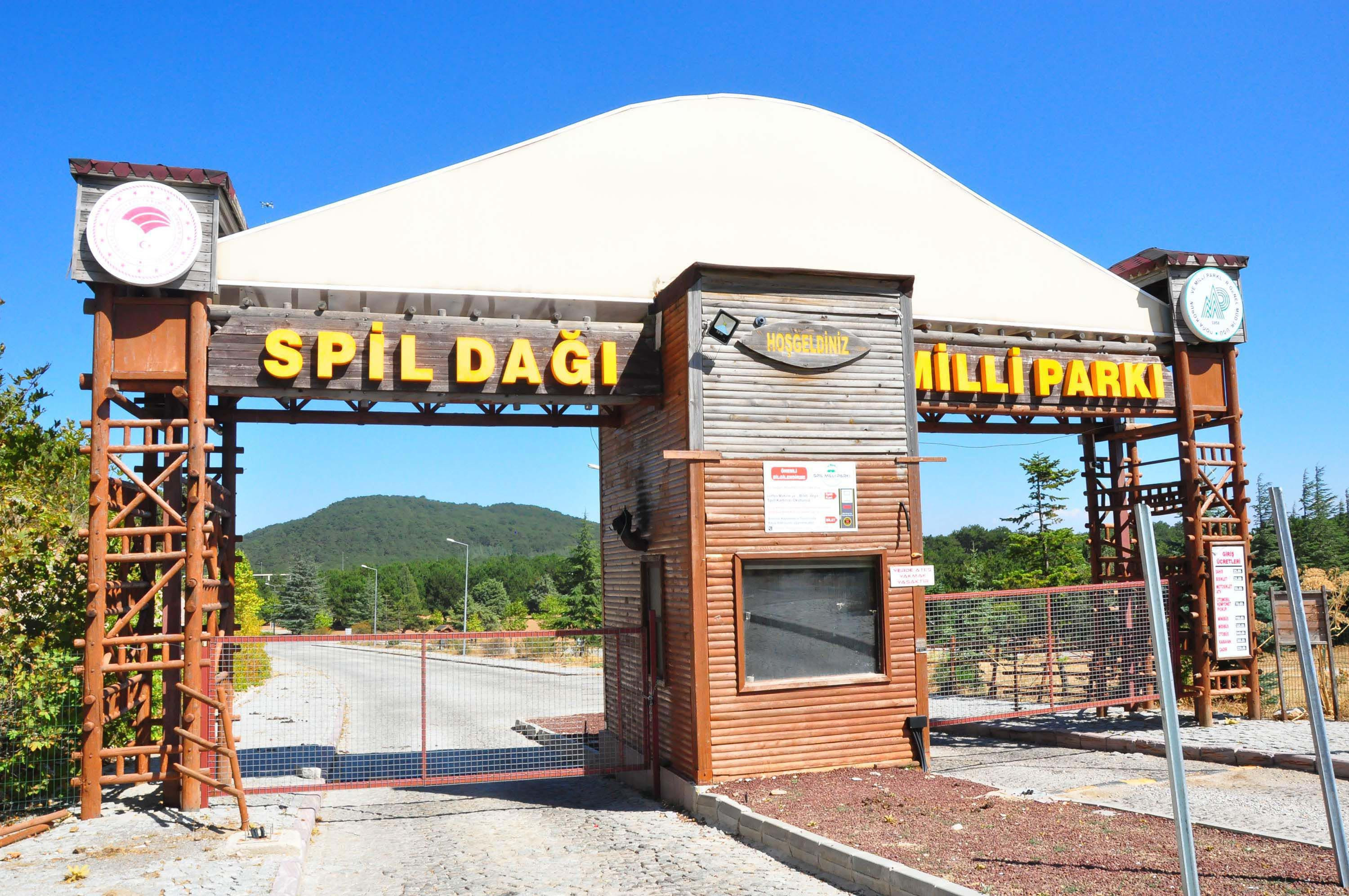 Manisa Haberleri - Spil Dağı Milli Parkı'na girişler 101 gün sonra açıldı -  Yerel Haberler