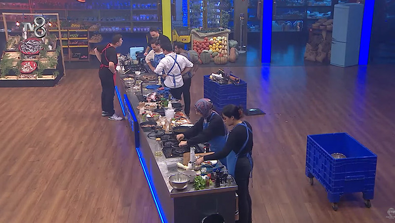 MASTERCHEF ELEME ADAYI DÜN AKŞAM KİM OLDU 21 KASIM 2024 | Dün MasterChef eleme potasına kim gitti, 2. dokunulmazlık oyununu hangi takım kazandı Onur ve Semih arasında gerginlik