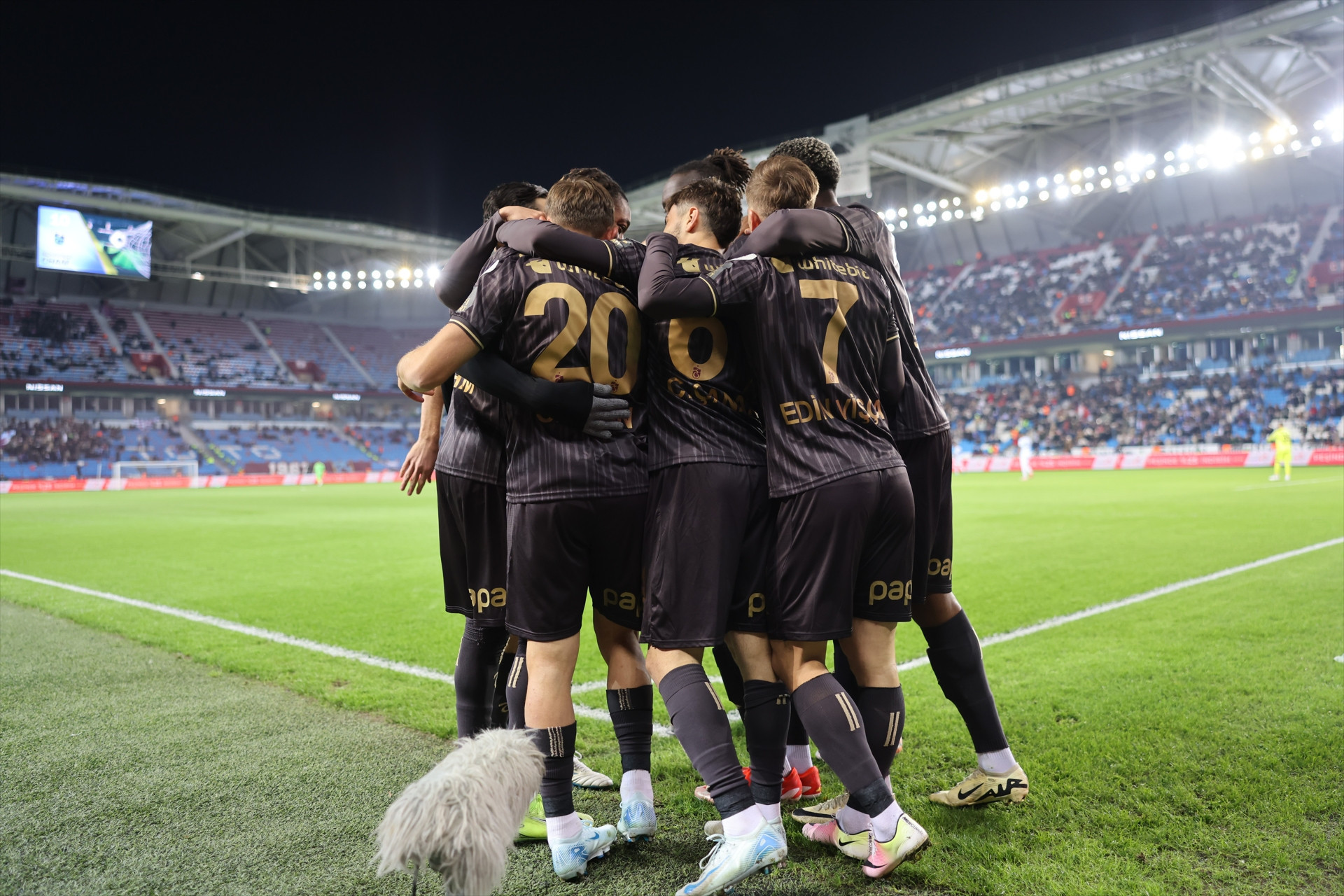 Trabzonspor - Adana Demirspor maçından ekrana yansımayanlar