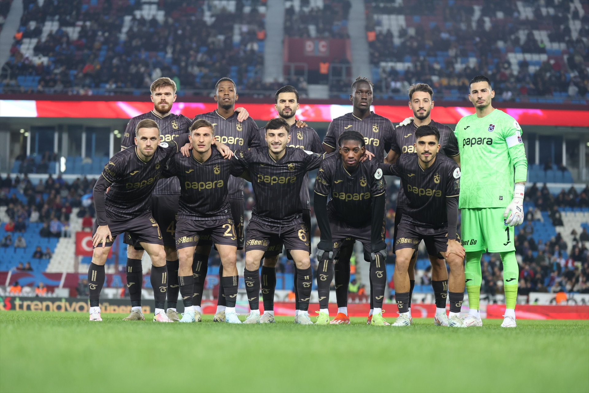 Trabzonspor - Adana Demirspor maçından ekrana yansımayanlar