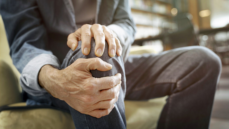 Soğuk havalarda ağrılarınız artıyor mu İşte soğuk havalarda omurga sağlığını korumak için dikkat edilmesi gerekenler