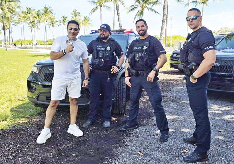 Miami polisini  klibinde oynattı