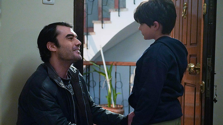 ÖZGÜRCAN ÇEVİK KİMDİR