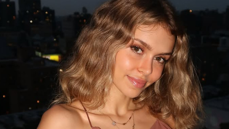 Alper Rendenin sevgilisi kimdir Altın Kelebek Ödül Törenine damga vuran evlilik teklifi Betül Çakmak kimdir, kaç yaşında, nereli, mesleği nedir