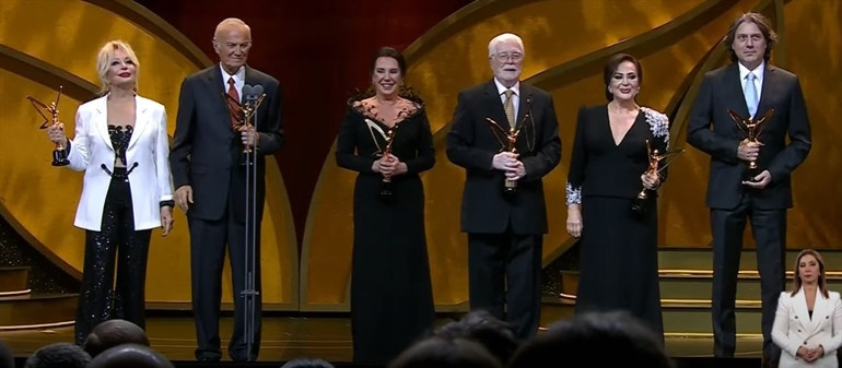 ALTIN KELEBEK ÖDÜLÜ 2024 KAZANANLAR LİSTESİ BELLİ OLDU || 50. Pantene Altın Kelebek ödülünü kimler aldı, kimler kazandı, hangi kategoriler var En iyi dizi, en iyi kadın ve erkek oyuncu, en iyi şarkıcı...