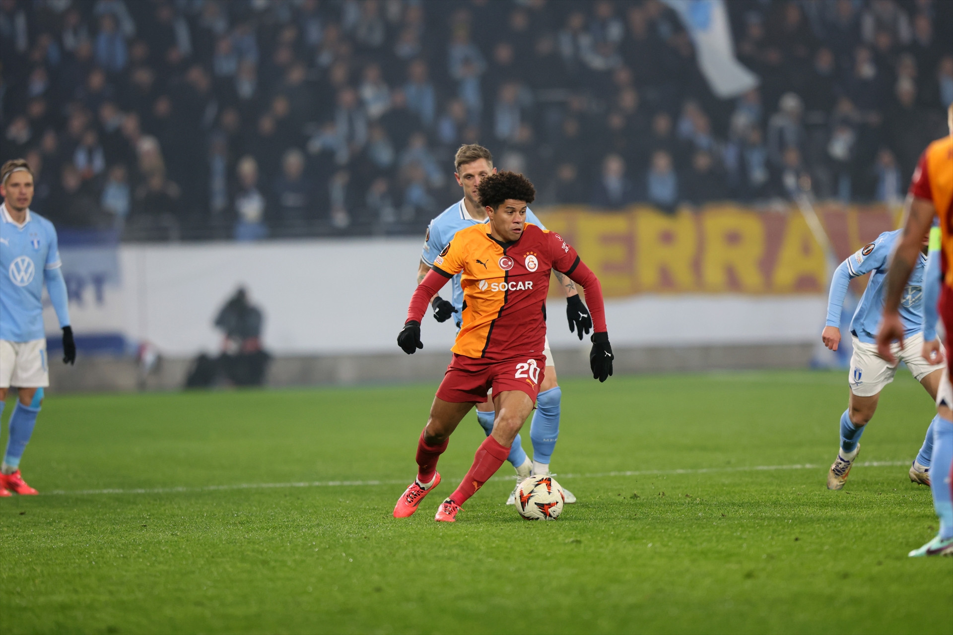 Malmö - Galatasaray maçından ekrana yansımayanlar