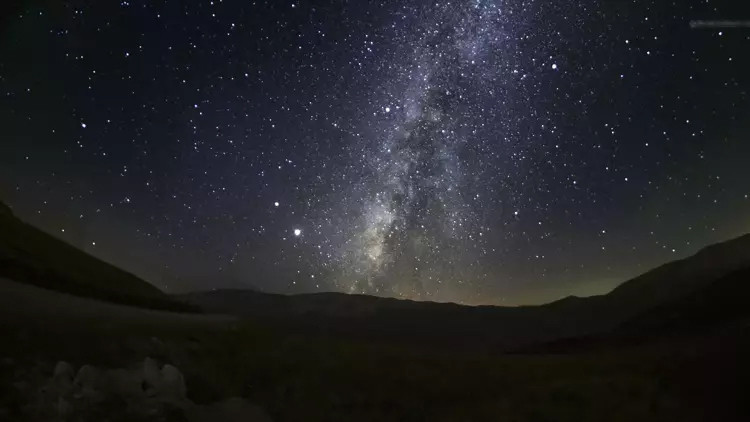 ATMOSFERDE YANIYORLAR