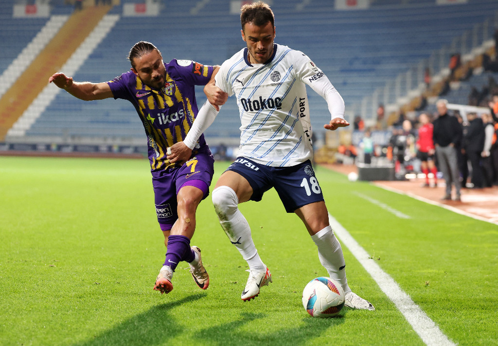 Eyüpspor - Fenerbahçe maçında sinirler gerildi, Arda Turan kırmızı kart gördü