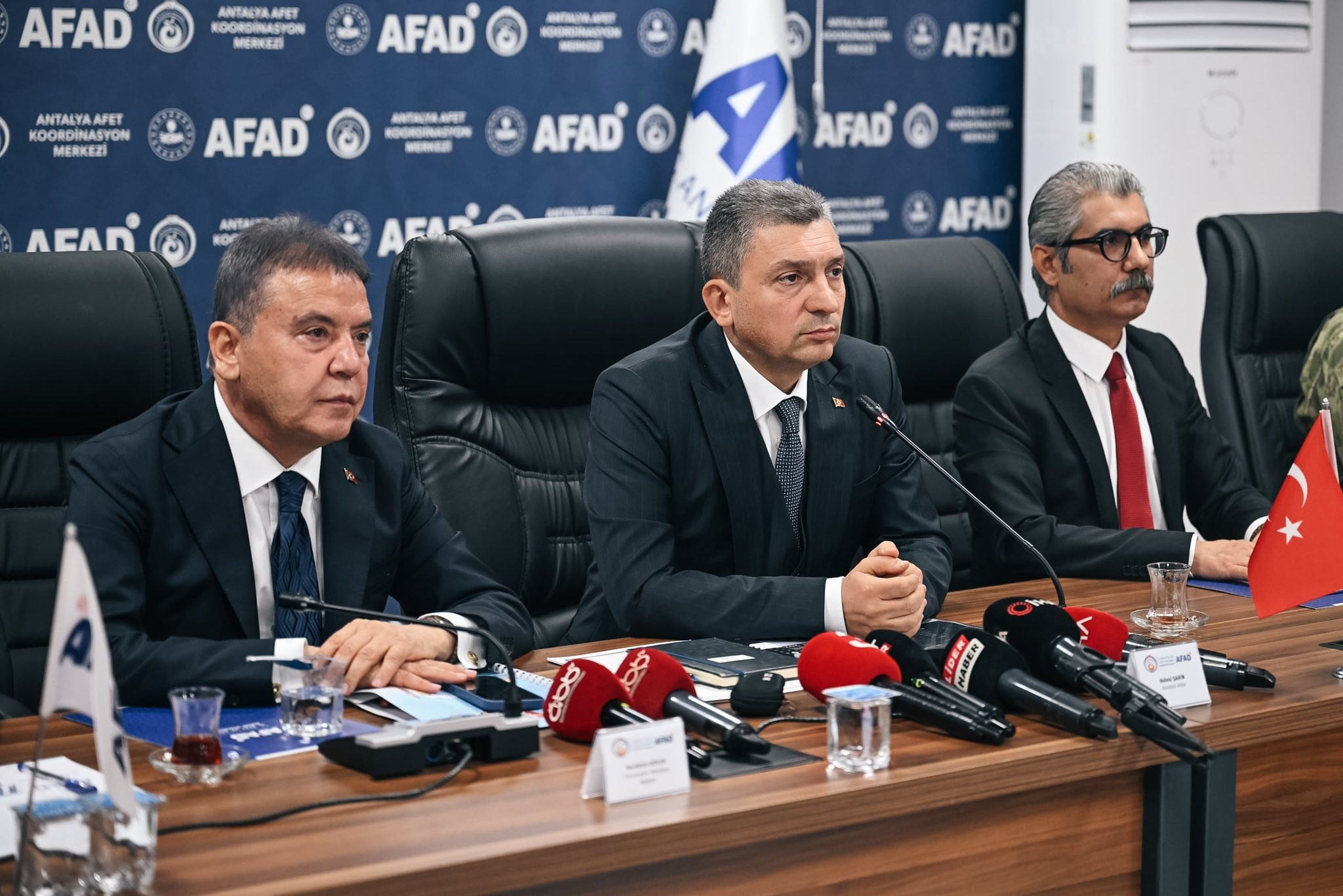 BUGÜN ANTALYADA OKULLAR TATİL Mİ