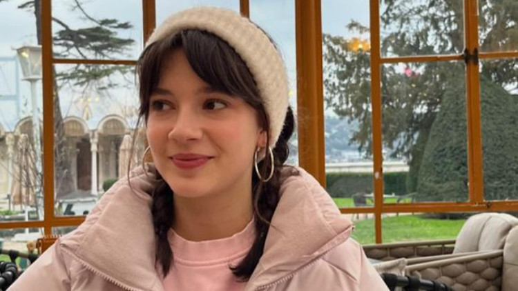 O Ses Türkiye Yılbaşı konuğu Mina Demirtaş kimdir, nereli ve kaç yaşında Kızıl Goncaların Zeynepi Mina Demirtaşın oynadığı diziler ve filmler