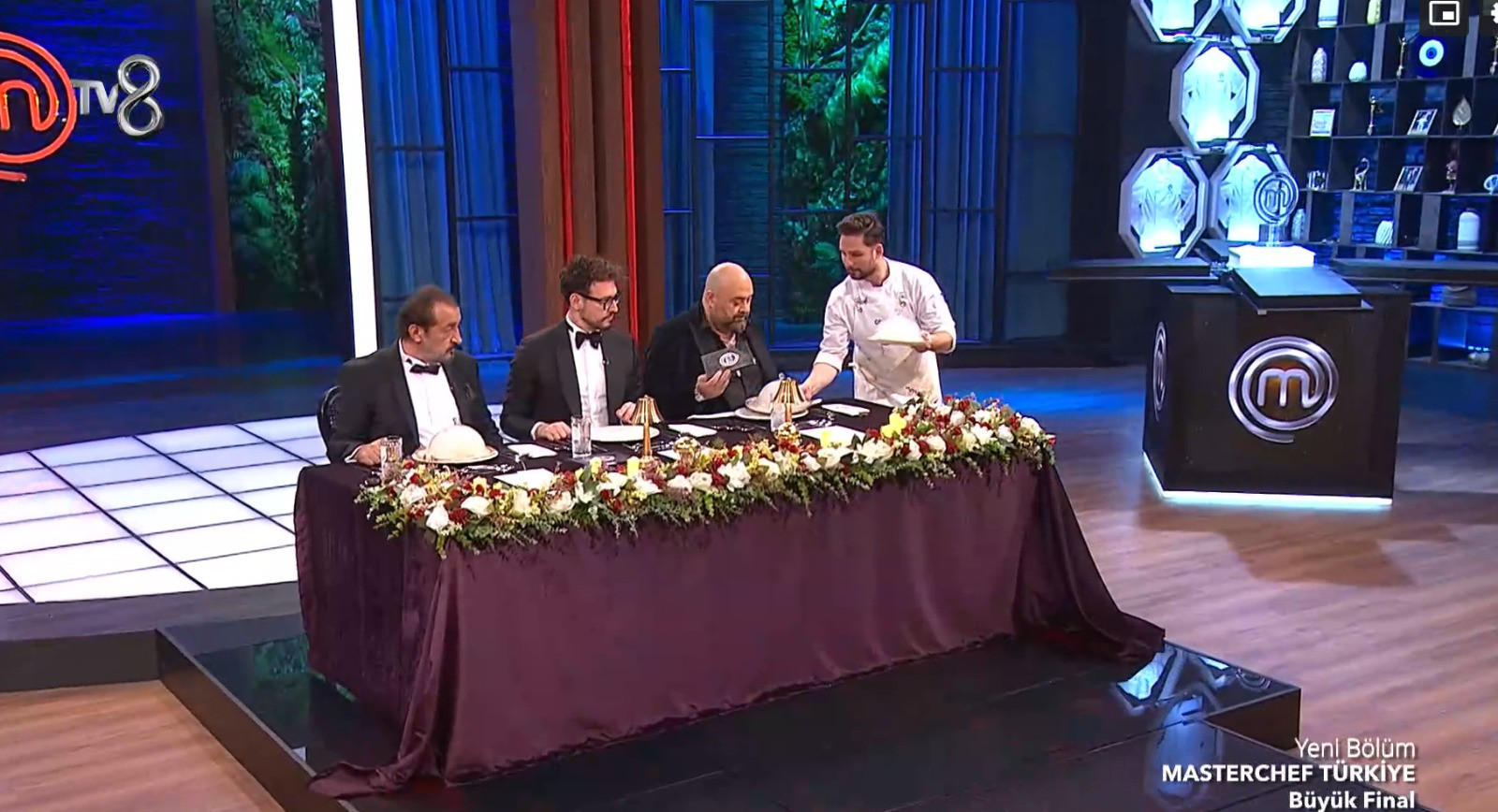 İLK ETAPTA YÖRESEL ÜÇLÜ MENÜ İLK ETAPTA YÖRESEL ÜÇLÜ MENÜ