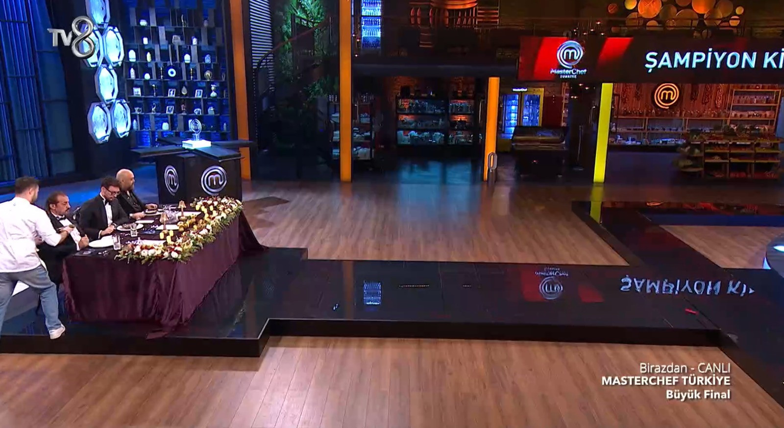 İLK ETABIN GALİBİ ONUR OLDU İLK ETABIN GALİBİ ONUR OLDU