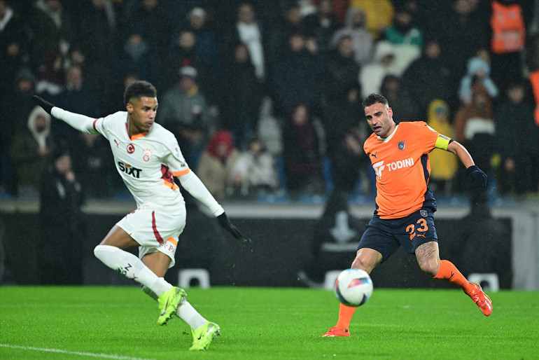 Victor Osimhen çok öfkelendi, üzerine yürümeye kalktı