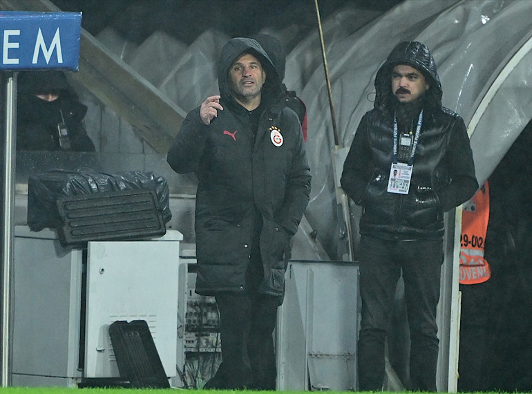 Victor Osimhen çok öfkelendi, üzerine yürümeye kalktı