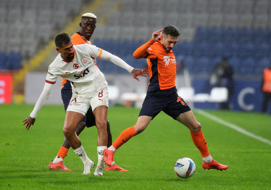 Victor Osimhen çok öfkelendi, üzerine yürümeye kalktı