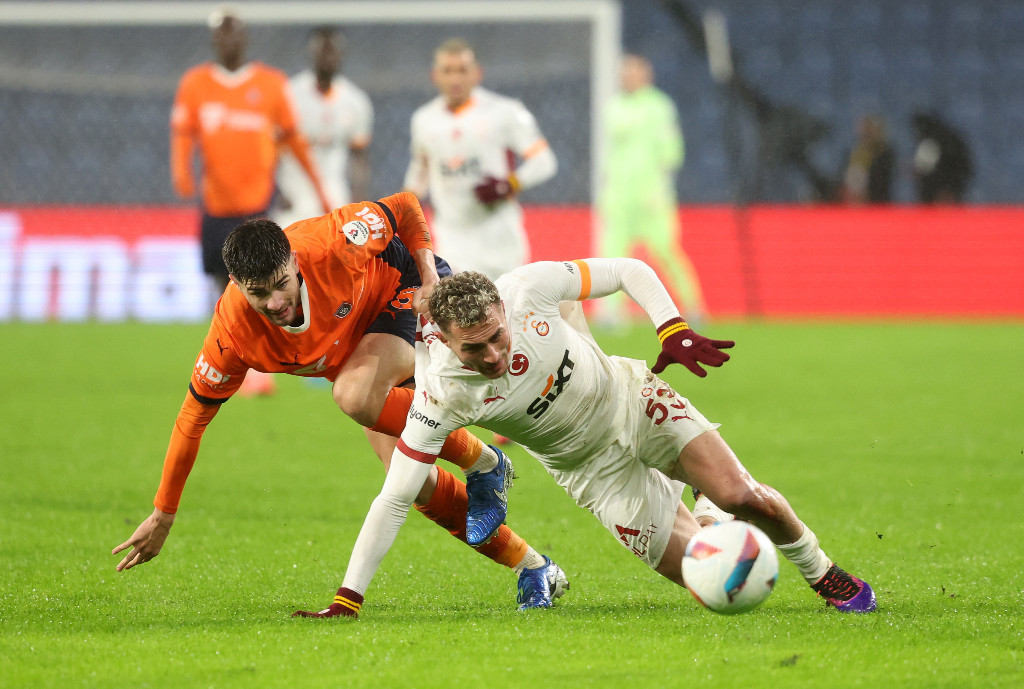 Victor Osimhen çok öfkelendi, üzerine yürümeye kalktı