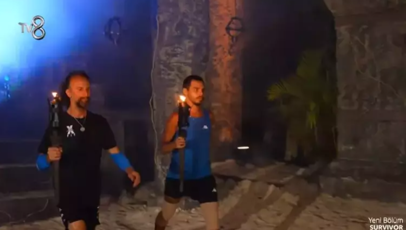 KAAN VE MELİH ARASINDA DÜELLO KAAN VE MELİH ARASINDA DÜELLO