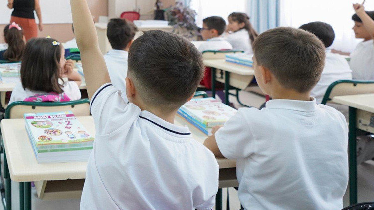 MEB BURSLULUK SINAVI BAŞVURU ŞARTLARI 2025 VE KILAVUZU (meb.gov.tr): Takvim belli oldu Bursluluk sınavı /İOKBS sınavı başvurusu ne zaman, başvurular nasıl yapılır Bursluluk Sınavı başvuru şartları neler, kimler başvurabilir