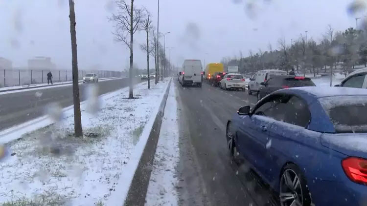UZMANLAR UYARDI: ZORUNDA OLMADIKÇA DIŞARI ÇIKMAYIN