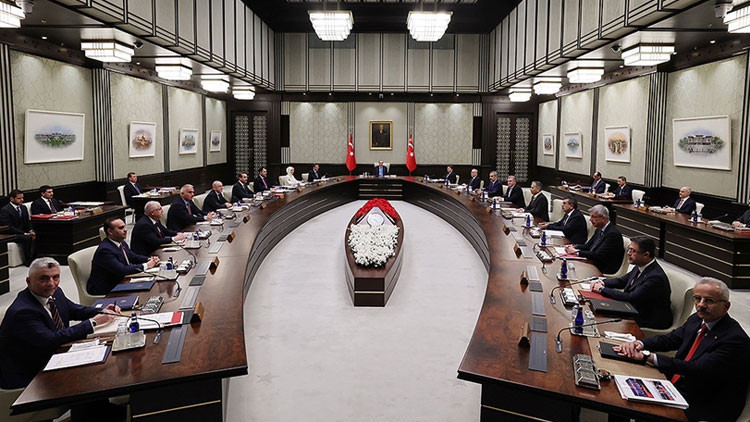KABİNE TOPLANTISI KARARLARI VE KONULARI 24 ŞUBAT 2025 SON DAKİKA || Cumhurbaşkanlığı Kabine Toplantısı kararları ne zaman, saat kaçta açıklanacak Gözler Cumhurbaşkanı Erdoğanın açıklamalarında