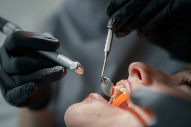 Diş çektirmek orucu bozar mı Oruçluyken diş çektirilir mi Diyanet açıklaması