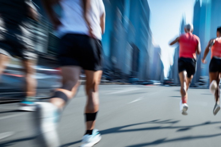Felç geçirdi, aylarca yürüyemedi Şimdi ilk yarı maratonunu koşuyor