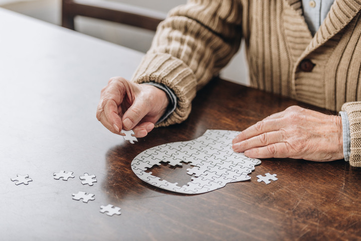 Alzheimer tedavisinde çığır açan keşif: Biberiye ve ada çayı ile yeni bir umut