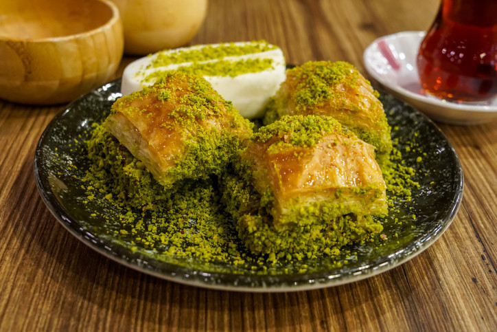 Bayramda sağlıklı bir beslenme için dengeli bir tabak oluşturulmalı Bayramda sağlıklı bir beslenme için dengeli bir tabak oluşturulmalı