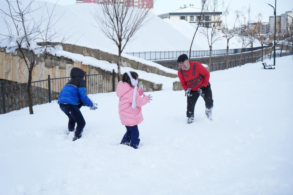 BUGÜN (14 NİSAN) OKULLAR TATİL Mİ
