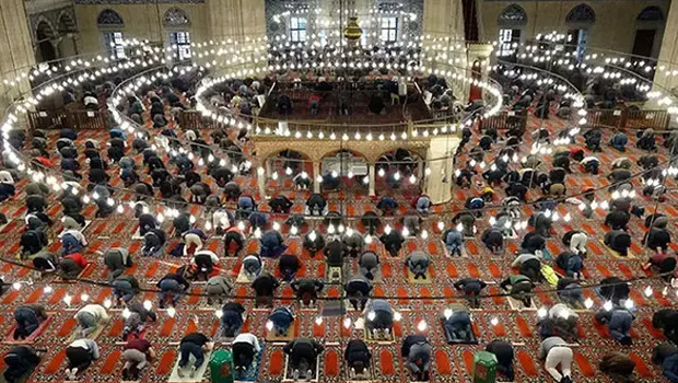 CUMA NAMAZI SAATİ KAÇTA 18 NİSAN 2025 (İl il cuma namazı saati) | Bugün cuma namazı kaçta kılınacak, kaç rekat, nasıl kılınır Cuma namazı ne kadar sürer İşte Diyanet ile cuma namazı saati İstanbul, Ankara, İzmir görüntüleme ekranı