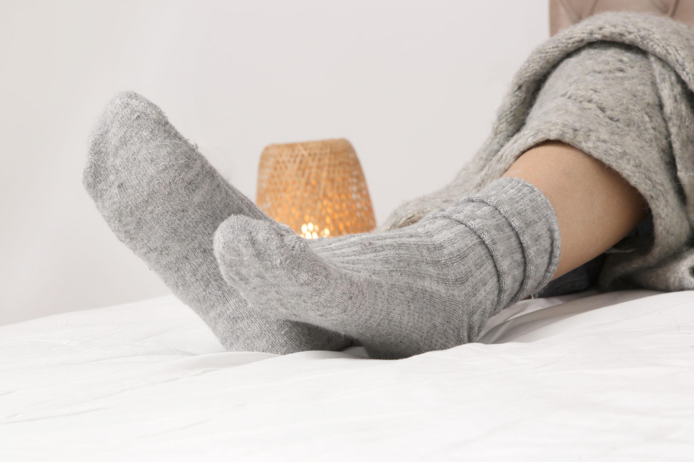Uyku sorununuzun çaresi bir çift çorapta olabilir Yatarken çorap giymek iyi uyumanıza nasıl yardımcı oluyor