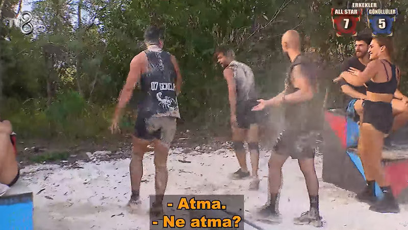 HİKMET VE BATUHAN ARASINDA KAVGA