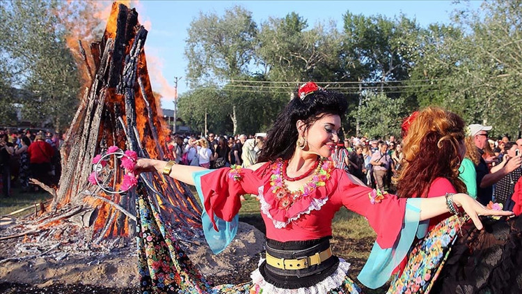 Hıdırellezde dilek dilemek günah mı Hıdırellez dinen doğru mu, kutlamak günah mı Hıdırellez’in İslam’daki yeri nedir