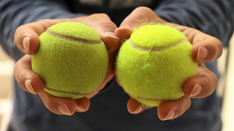 100 yaşın sırrı avucunuzda Sağlığınızı ele veriyor, tek gereken bir tenis topu...