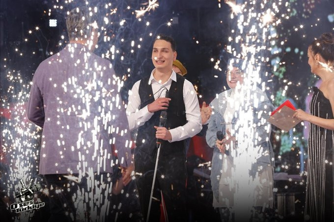 O Ses Türkiye şampiyonu ve birincisi Mert Özer kimdir, kaç yaşında, nereli İşte 2025 O Ses Türkiye birincisi Mert Özer hayatı hakkında bilgiler O Ses Türkiye şampiyonu ve birincisi Mert Özer kimdir, kaç yaşında, nereli İşte 2025 O Ses Türkiye birincisi Mert Özer hayatı hakkında bilgiler