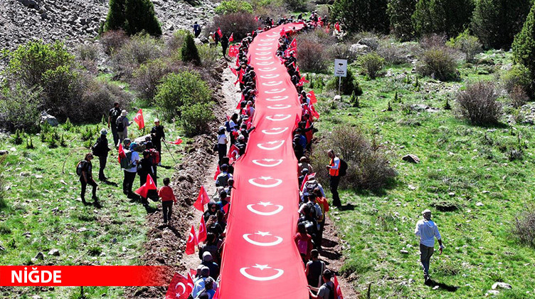 ALADAĞLAR’DA BAYRAM COŞKUSU ALADAĞLAR’DA BAYRAM COŞKUSU