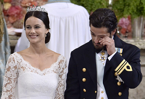 Masal gibi bir düğünle evlenmişlerdi... Damat duygularına hakim olamadı