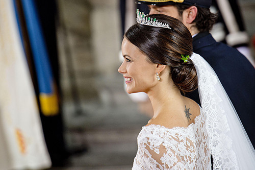 Masal gibi bir düğünle evlenmişlerdi... Damat duygularına hakim olamadı