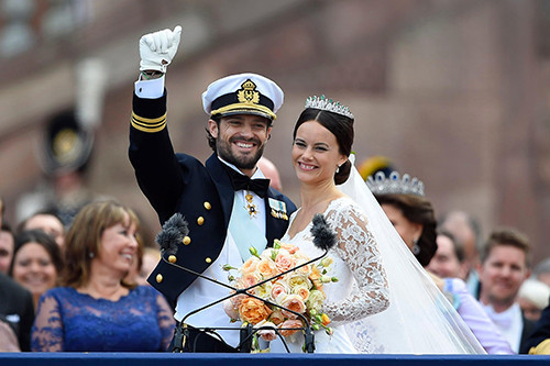 Masal gibi bir düğünle evlenmişlerdi... Damat duygularına hakim olamadı