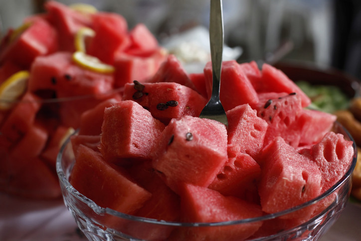 Karpuz nasıl seçilir Tatlı karpuz ve sulu karpuz nasıl anlaşılır Karpuz seçmenin püf noktaları