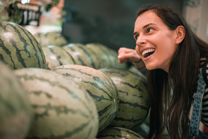 Karpuz nasıl seçilir Tatlı karpuz ve sulu karpuz nasıl anlaşılır Karpuz seçmenin püf noktaları