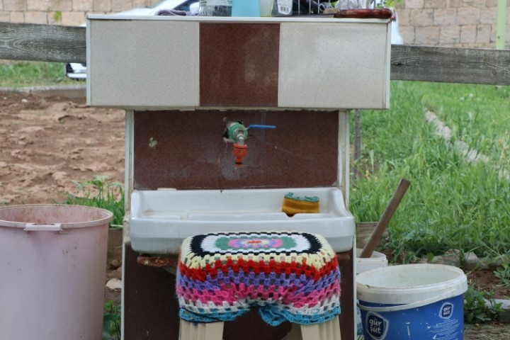 Evde sıkılınca kendini bu uğraşa verdi, herkesin beğenisini topladı Bahçede görenler gözünü alamıyor