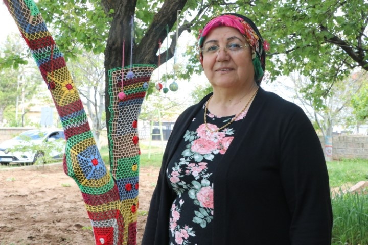 Evde sıkılınca kendini bu uğraşa verdi, herkesin beğenisini topladı Bahçede görenler gözünü alamıyor