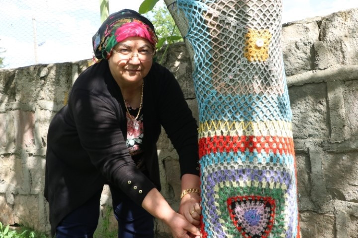 Evde sıkılınca kendini bu uğraşa verdi, herkesin beğenisini topladı Bahçede görenler gözünü alamıyor