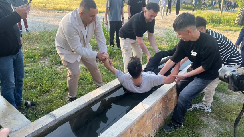 Bayram namazına gelmeyen gence soğuk duş: Neye uğradığını şaşırdı