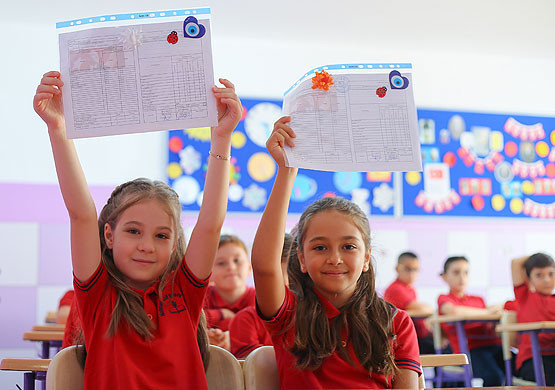 OKULLAR NE ZAMAN KAPANACAK 2025, KARNELER NE ZAMAN VERİLECEK 2024 2025 MEB çalışma takvimi ile karneler ayın kaçında verilecek, 20 Haziranda mı kapanacak, karneler cuma günü mü veriliyor İşte 2024 - 2025 yaz tatili ve karnelerin alınacağı yaz tatili tarihi