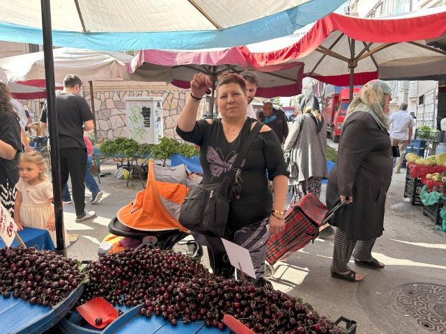 Zirai don vurmuştu: Pazarda kilosu 500 liradan satılıyor Zirai don vurmuştu: Pazarda kilosu 500 liradan satılıyor